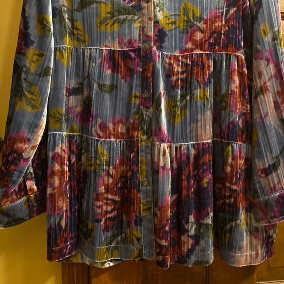 New, without Tag, Maeve/Anthropologie Reverie Tiered Velvet Top.  Sz. M. - Picture 5 of 9